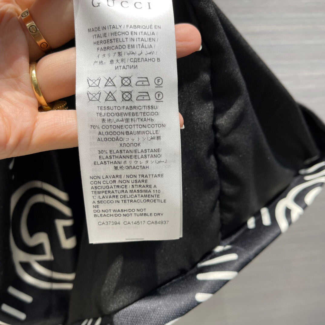 GU Sweatshirt Sweater Hoodie for Women - 2 Colors