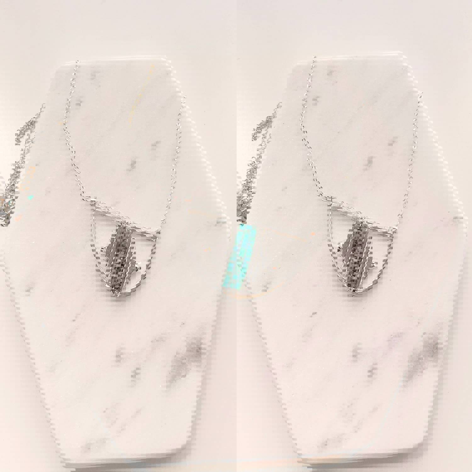 Summer Collection Silver & Turquoise Pendant Necklace