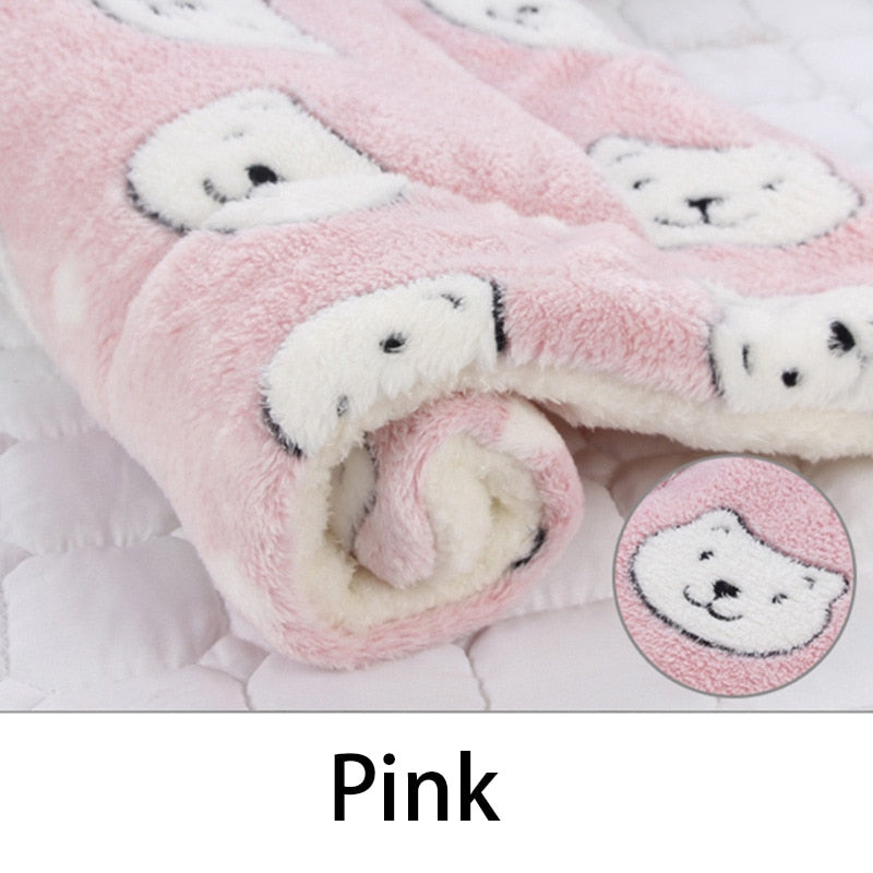 Soft Flannel Pet Blanket with Bear Pattern - Washable & Warm Dog Cat Bed Mat