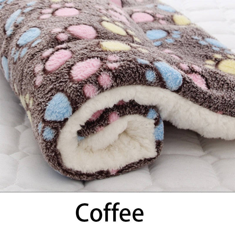 Soft Flannel Pet Blanket with Bear Pattern - Washable & Warm Dog Cat Bed Mat