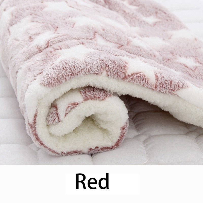 Soft Flannel Pet Blanket with Bear Pattern - Washable & Warm Dog Cat Bed Mat