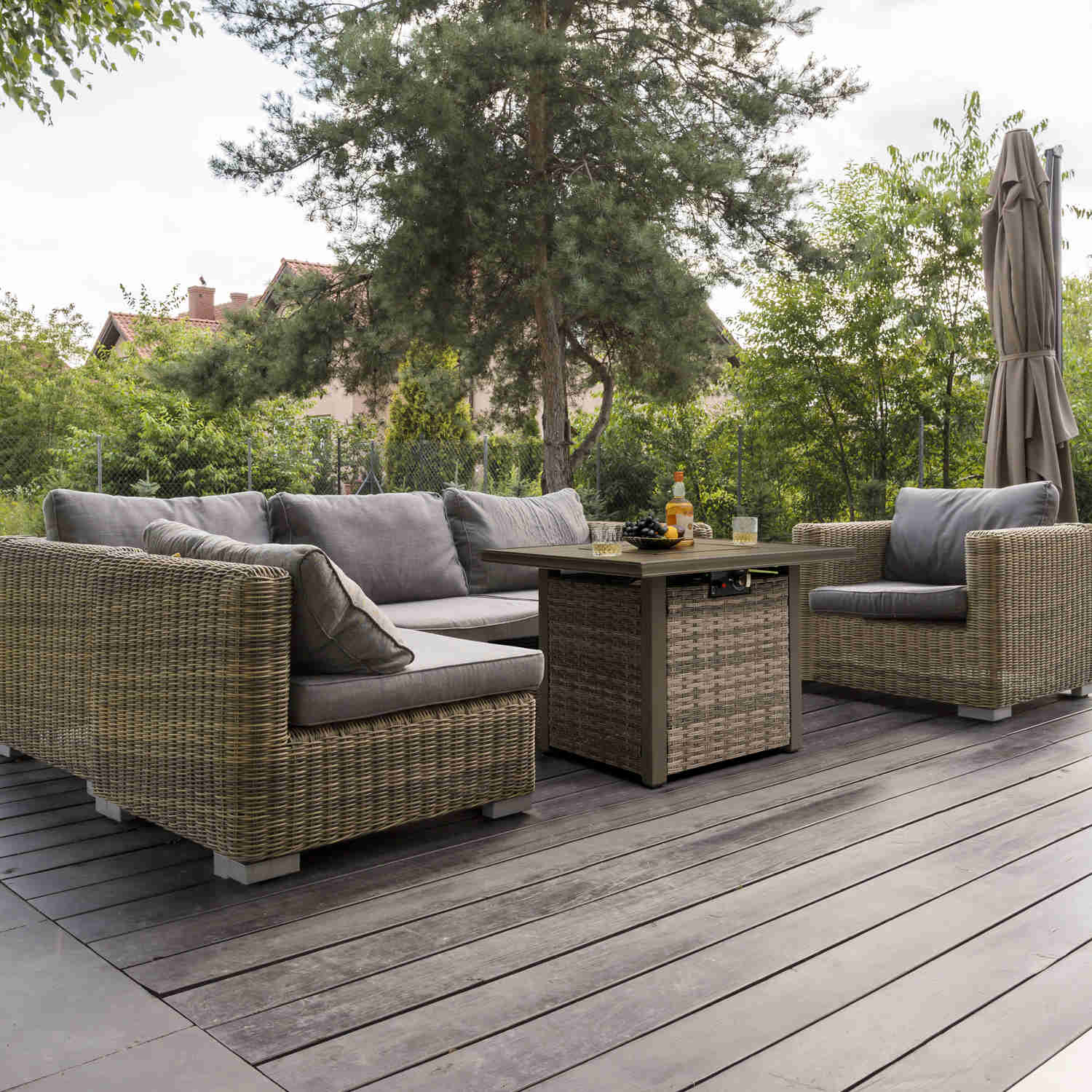 Outdoor 32 Inch 50,000 BTU Propane Gas Fire Pit Table with Cover