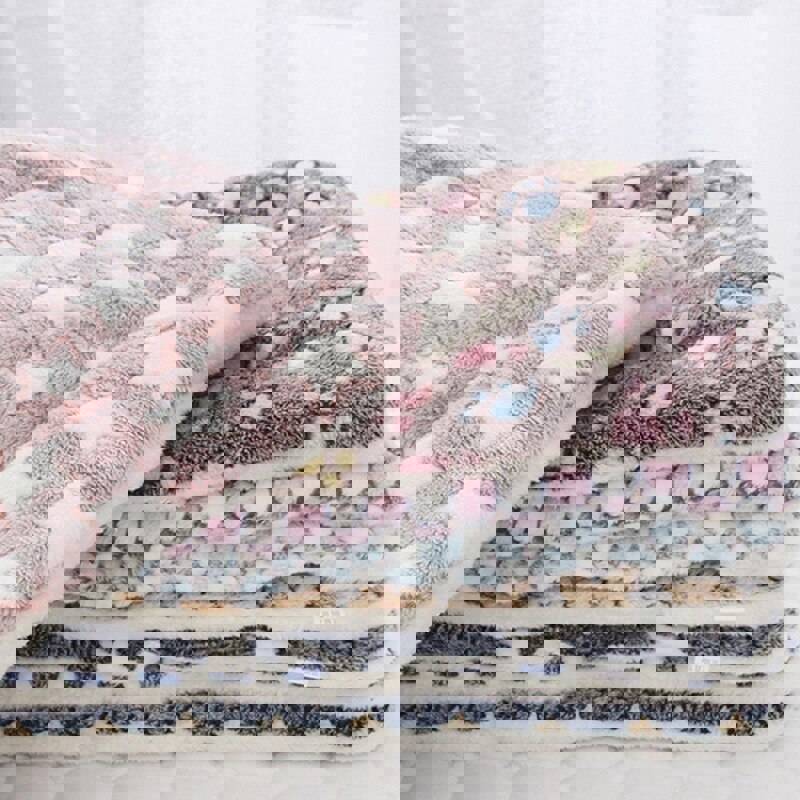 Soft Flannel Pet Blanket with Bear Pattern - Washable & Warm Dog Cat Bed Mat