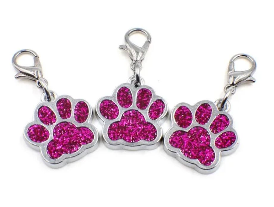 5 Pcs Colorful Glitter Dog Footprint Charm Pendant Keychain Lobster Buckle Pendant Pet Supplies Key Ring Accessories (Random Color)