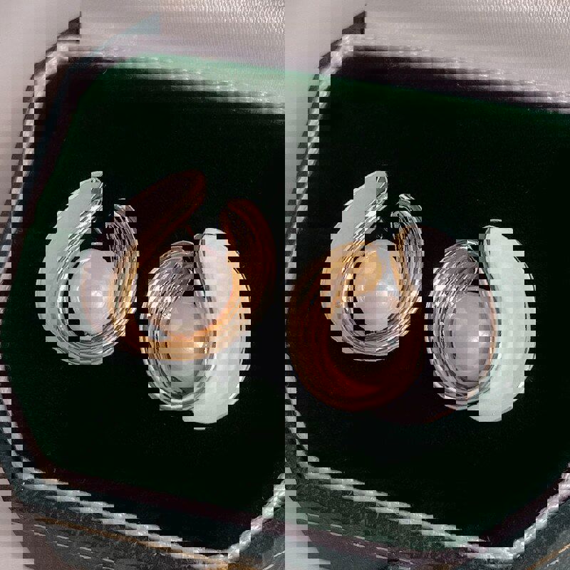 Korea Design Jewelry Simple White Paint Twisted Pearl Earrings Elegant Womens Daily Work Accessories