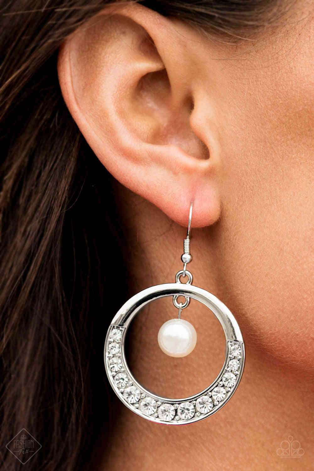 Paparazzi The Icon-ista - White Pearl Hoop Earrings - Fashion Fix Trend Blend Exclusive