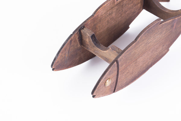 Vintage Wooden Fish Shaped Single Bottle Wine Holder QI003660