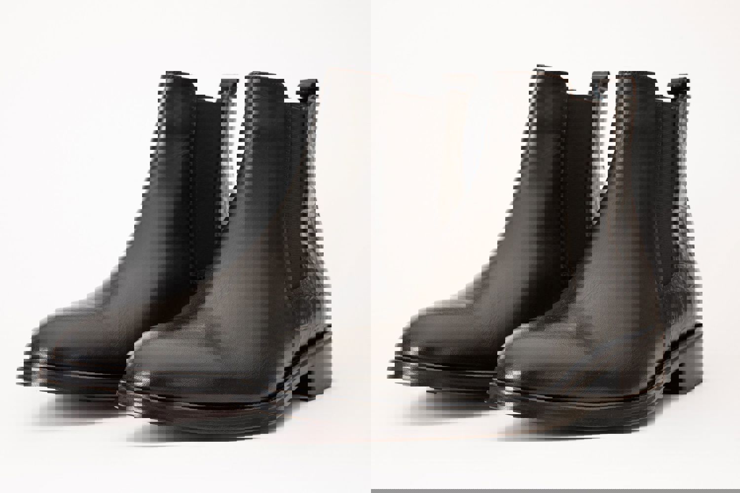 The Manby Black Leather Chelsea Men Boot