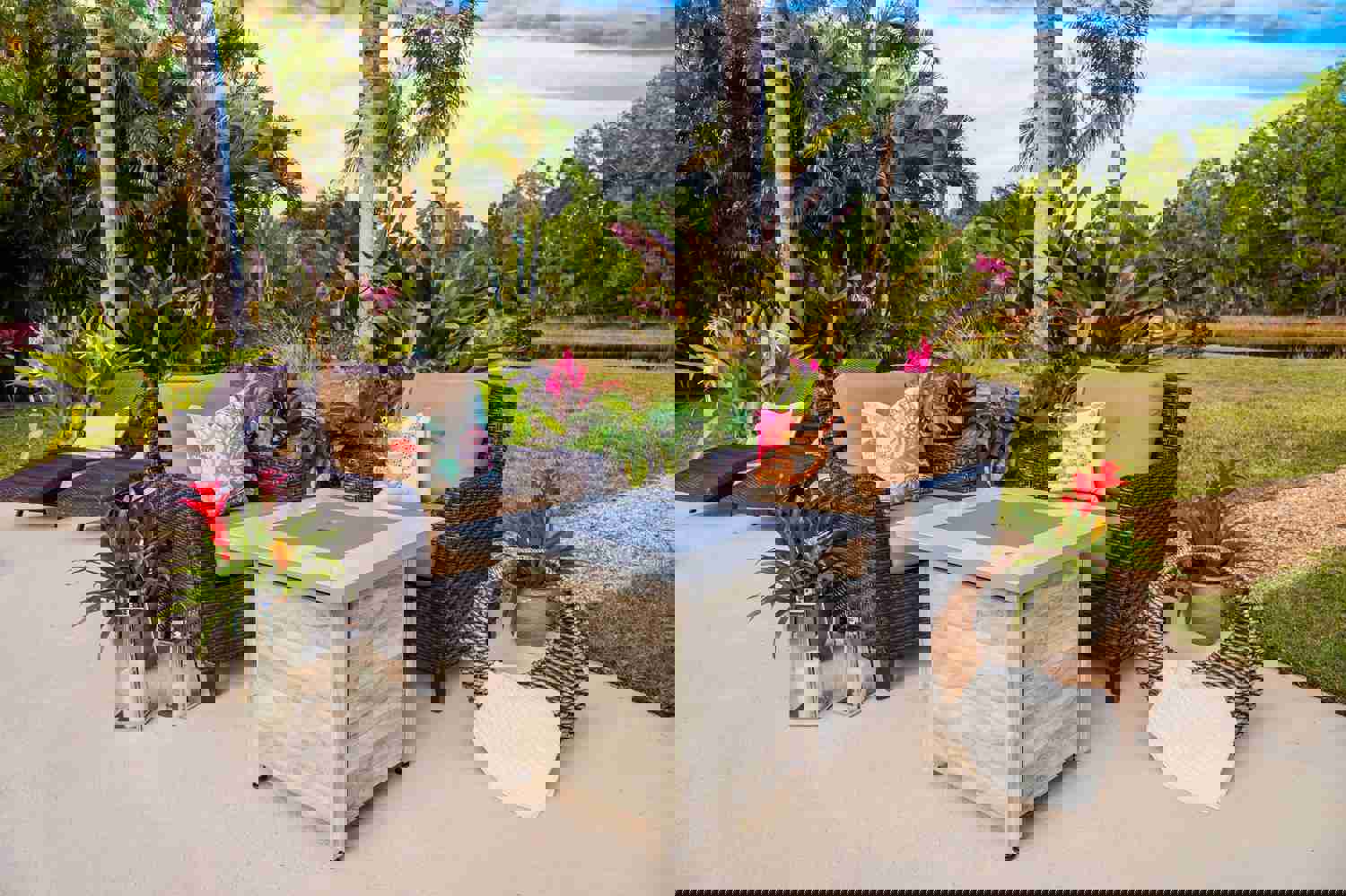 Endless Summer Chesapeake 30 in. Propane Gas Fire Pit Table