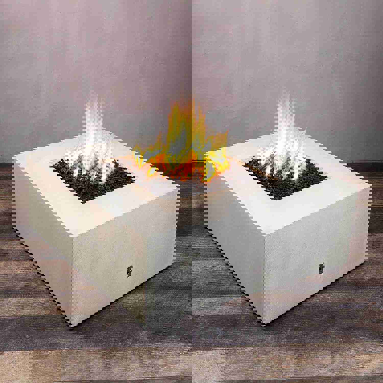 Starfire Designs Rustic Gravity 45 Square Concrete Gas Fire Pit