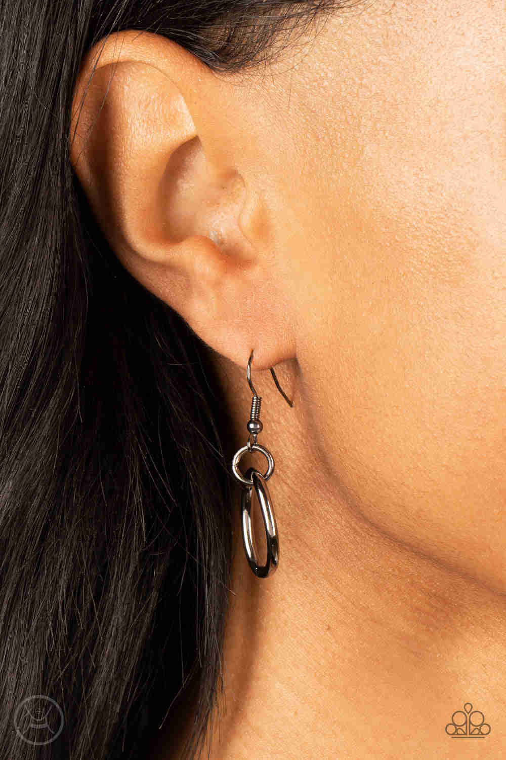 Paparazzi Tough Crowd - Black Necklace with Matching Earrings