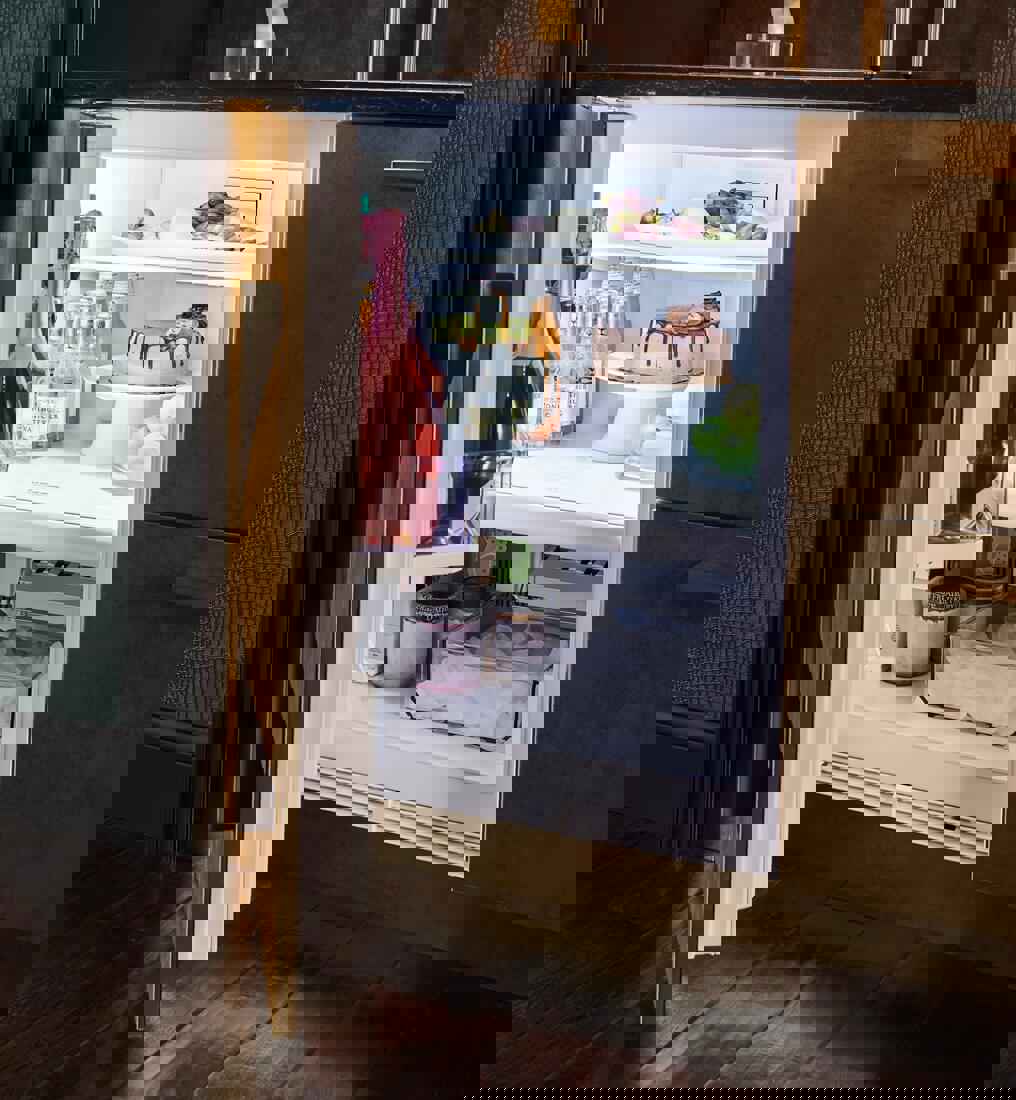 Sub-Zero DEU2450CIL 24 Designer Undercounter Refrigerator/Freezer With Ice Maker - Panel Ready