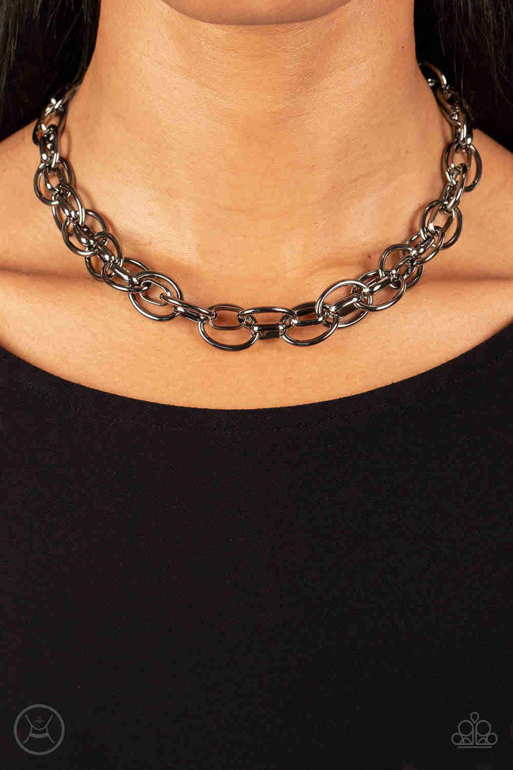 Paparazzi Tough Crowd - Black Necklace with Matching Earrings
