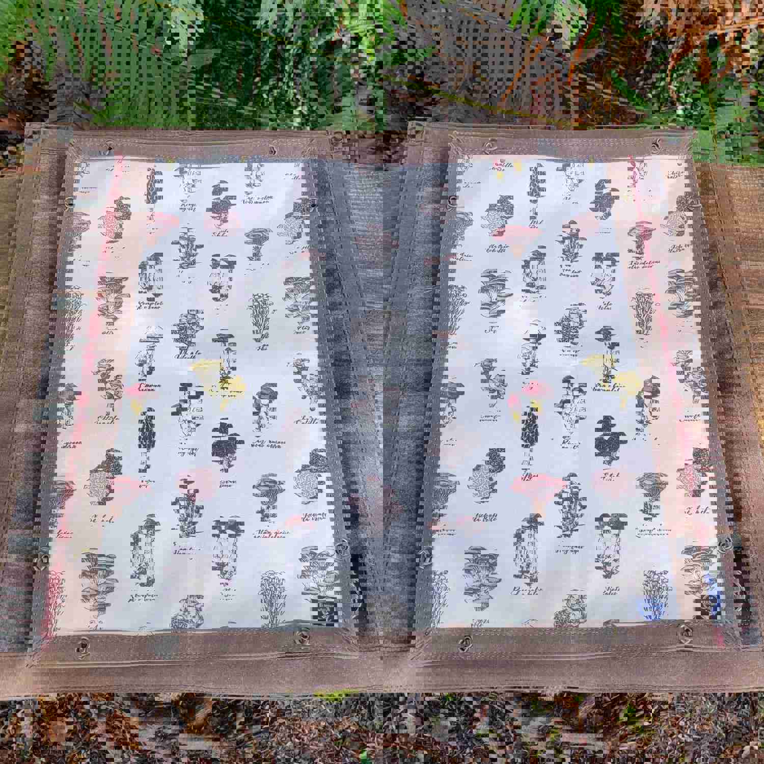 Redwood Deluxe XL Waxed Canvas Collapsible Travel Tray & Kneeling Pad