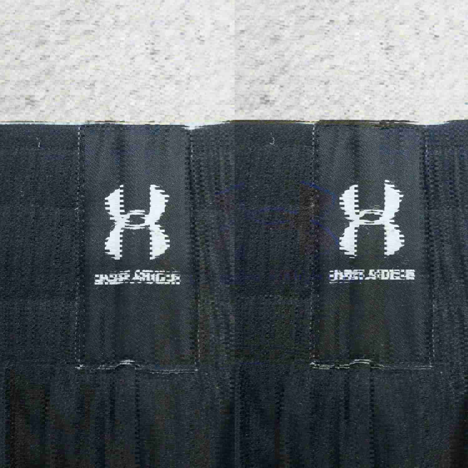 Under Armour Men's XL Black Athletic Shorts with Elastic Waist for Casual Sports