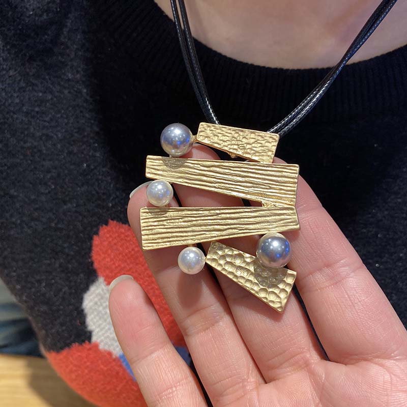 TOTABC Women's Black Leather Choker Necklace with Grey Pearl Pendant