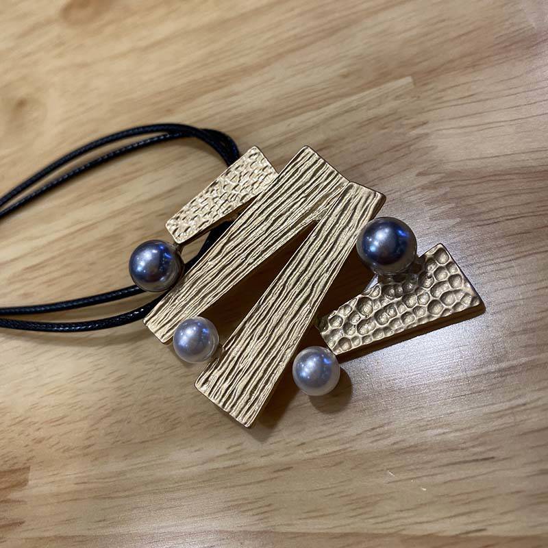 TOTABC Women's Black Leather Choker Necklace with Grey Pearl Pendant