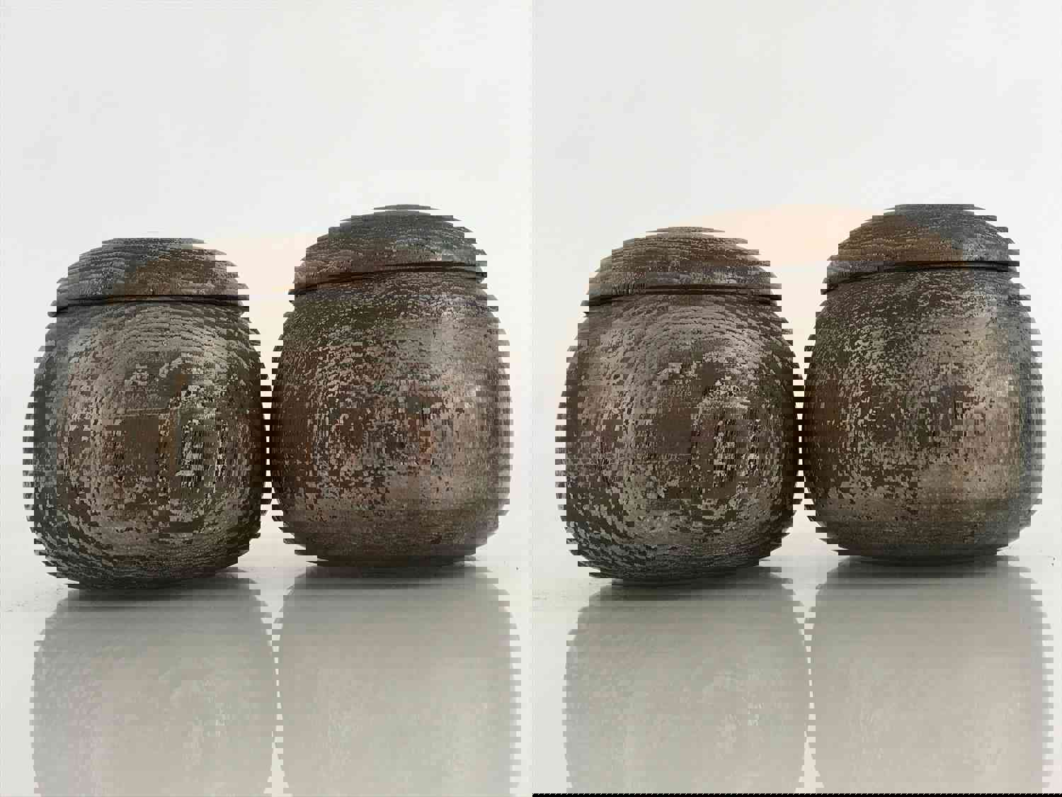 Vintage Japanese Go Stone Goishi Game Piece Complete Set with Wood Bowls