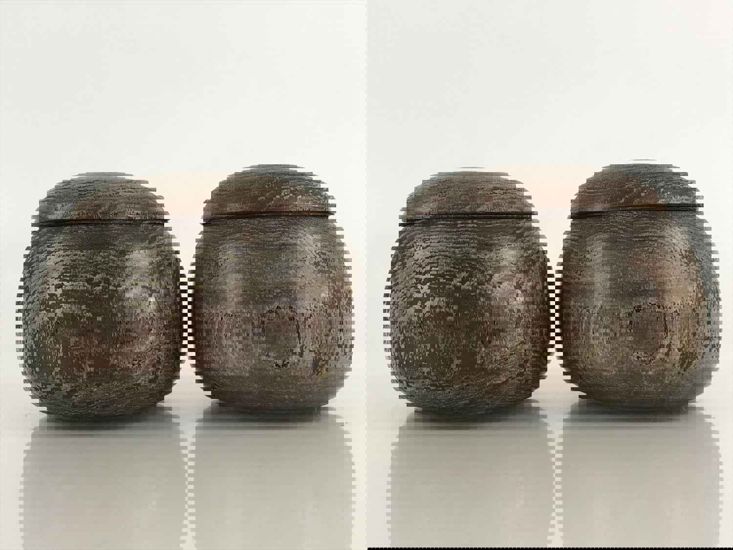 Vintage Japanese Go Stone Goishi Game Piece Complete Set with Wood Bowls