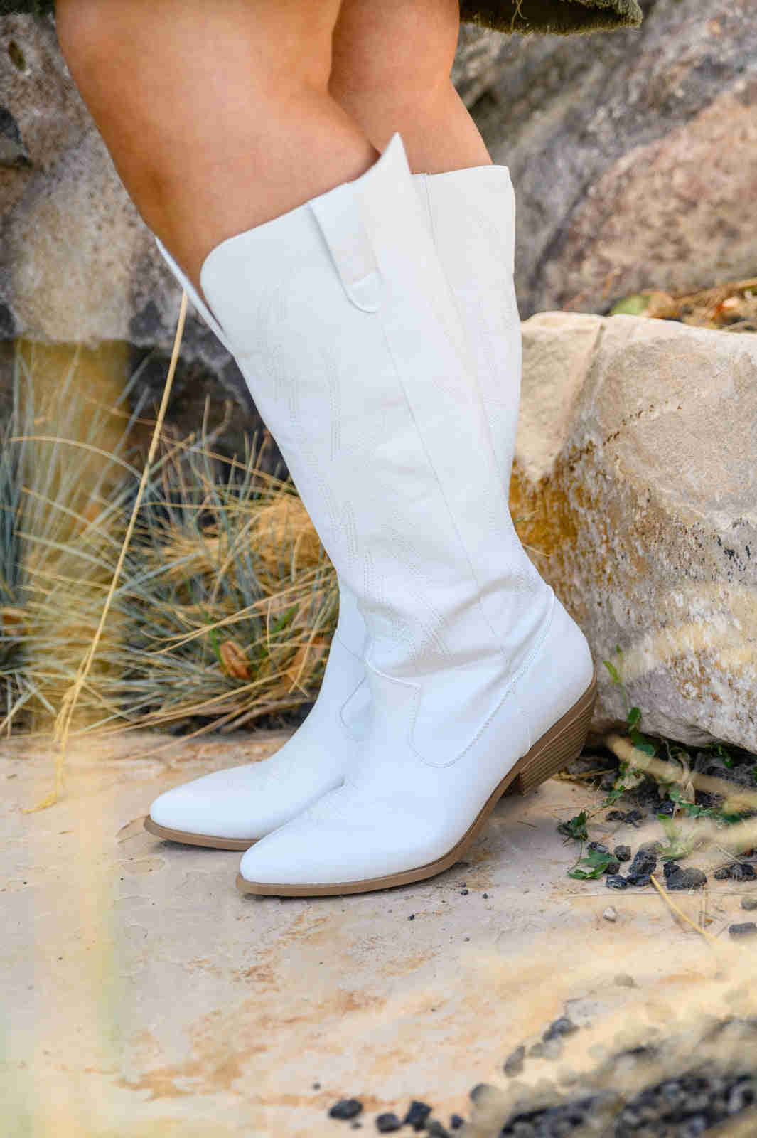 Shania Cowgirl Boots In White - Stylish Western Knee-High Boots