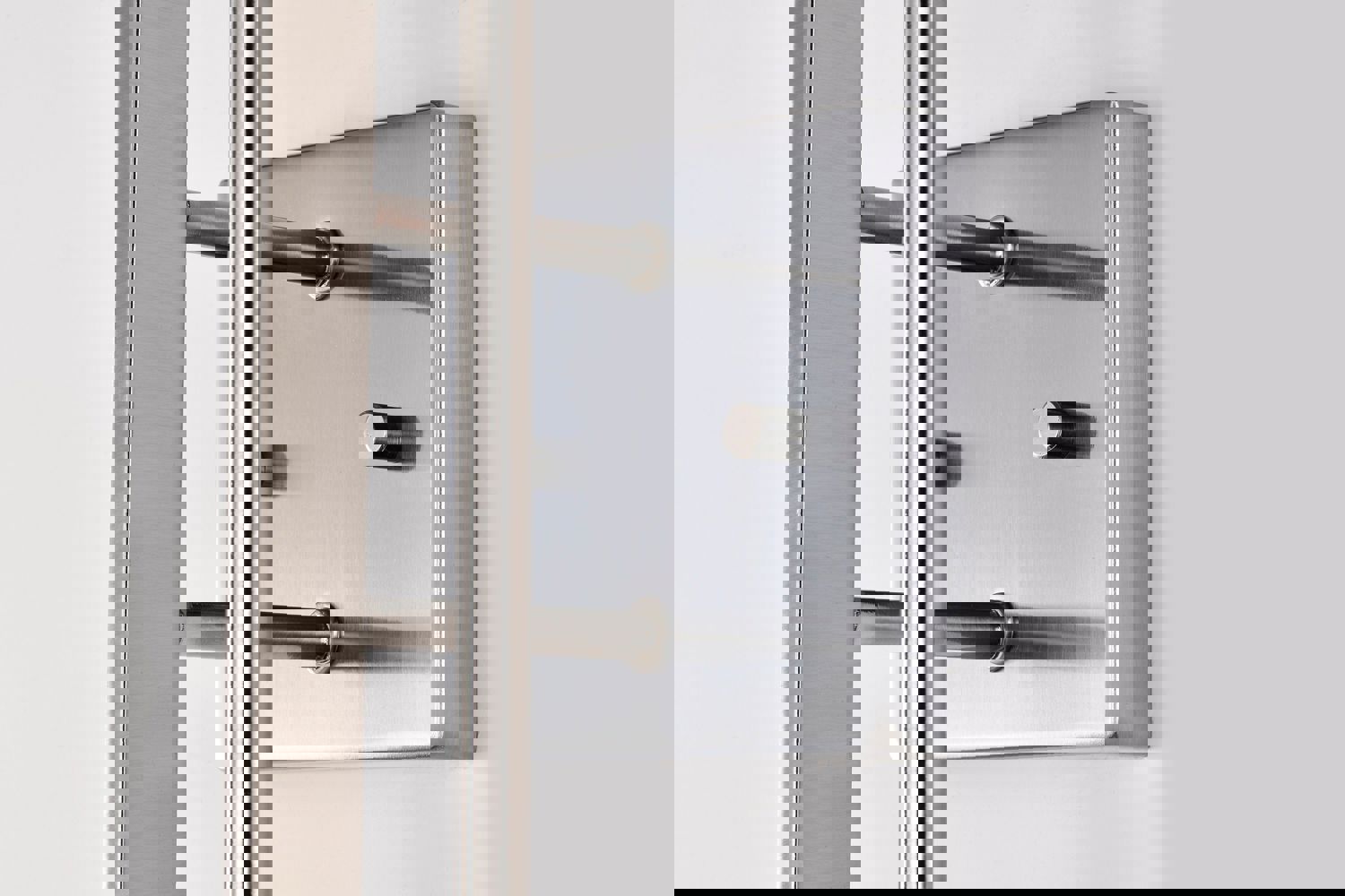 SATCO/NUVO Terrace 1 Light Wall Sconce in Polished Nickel with Crackel Glass