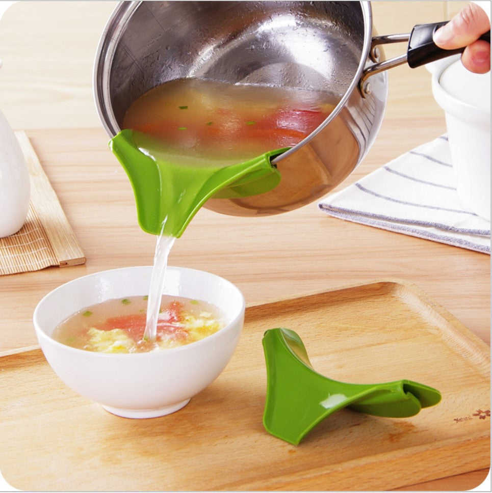 Silicone Liquid Guide Nozzle Soup Pourer Kitchen Gadget