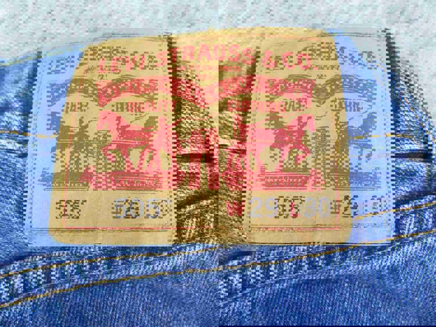 Levis 505 Jeans Mens W29XL30 Blue Straight Leg Stretch Five Pockets Outdoors