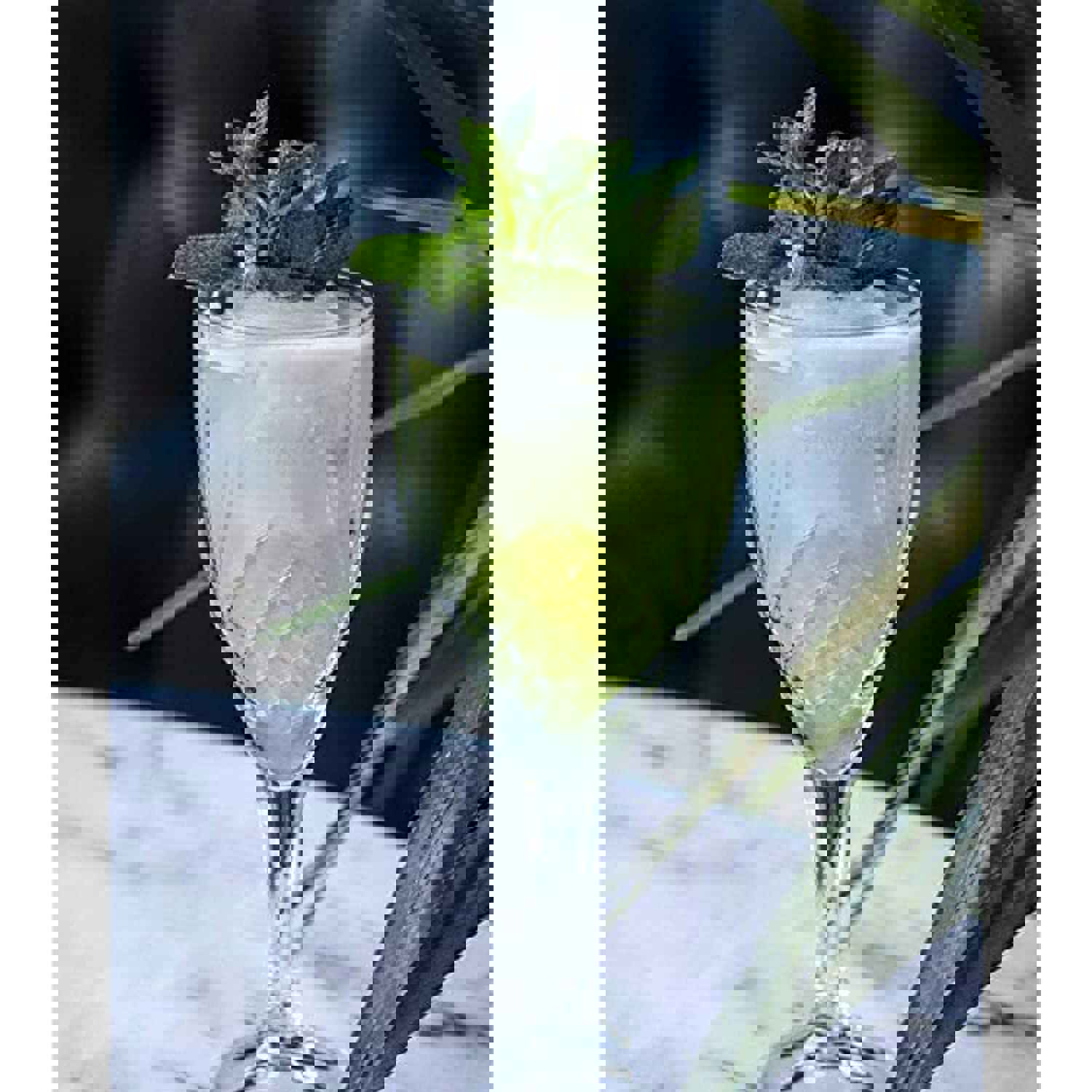 Italian Crystal Wine Glasses, Set of 4 - 9 Ounce Premium Wine Goblets for Any Occasion