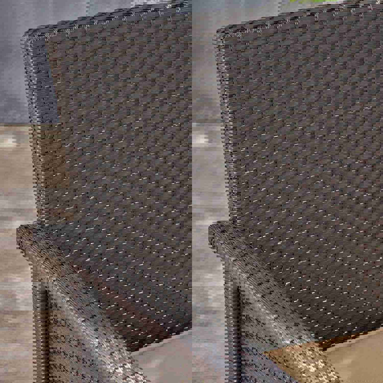 Outdoor 4 Seater Wicker Chat Set with Fire Pit - NH524503