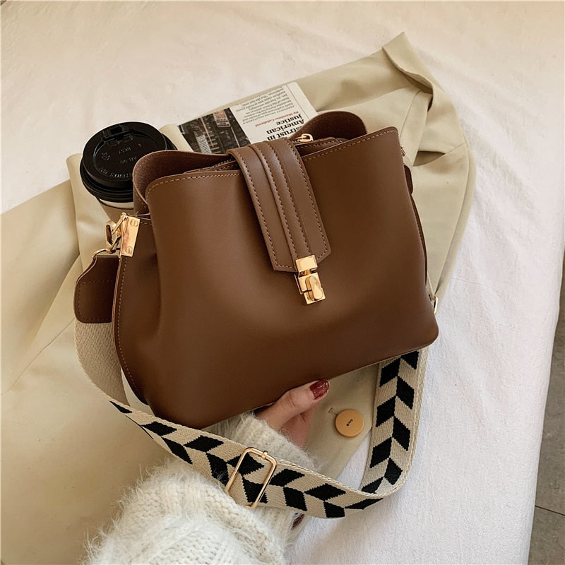 Stylish Vintage Small PU Leather Bucket Bag for Women 2023