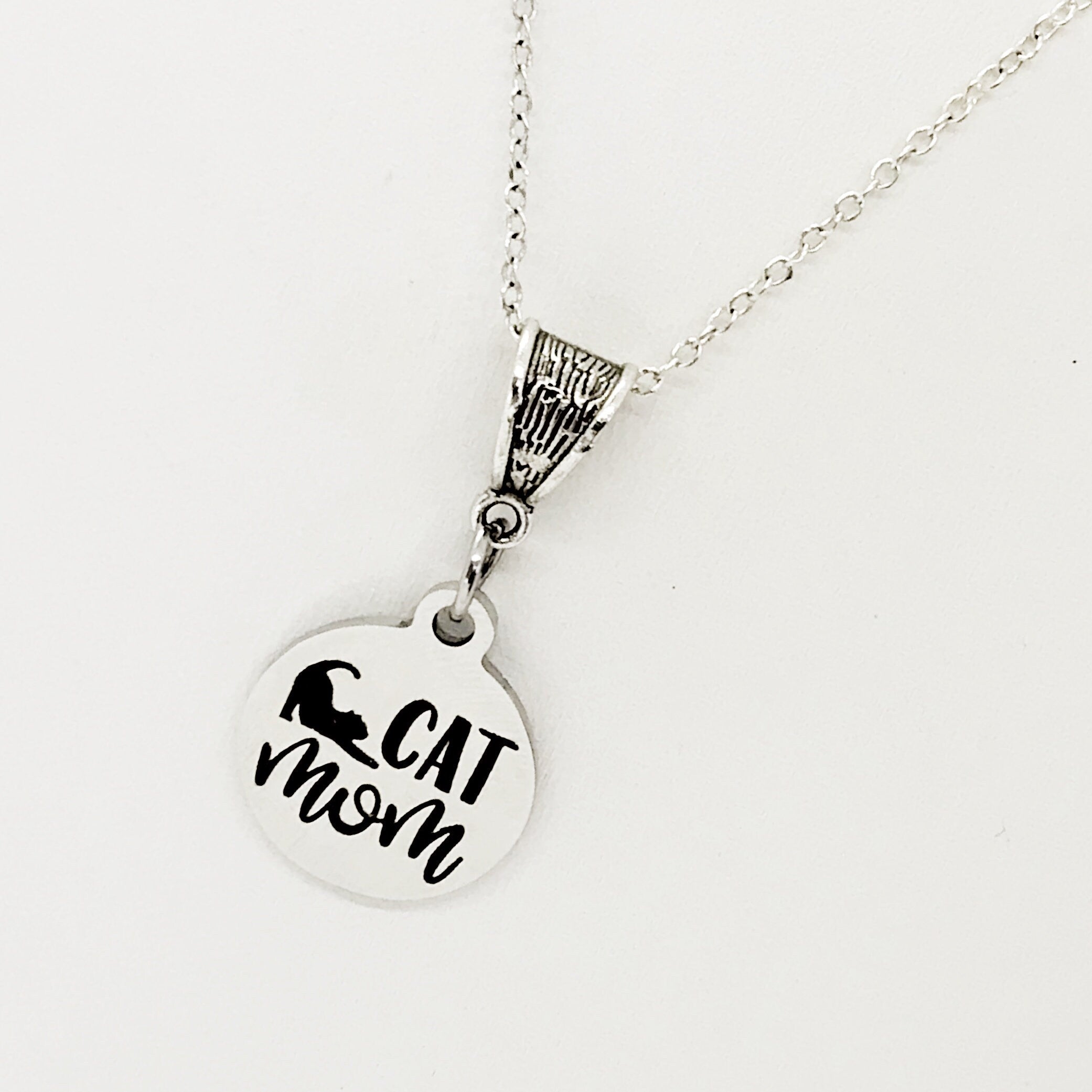 Stainless Steel "Cat Mom" Engraved Necklace, Perfect Gift for Cat Lovers