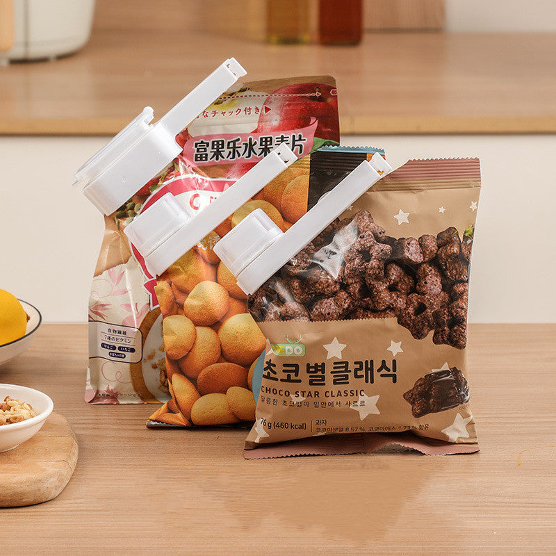 White Plastic Fresh-keeping Clip for Snack Preservation