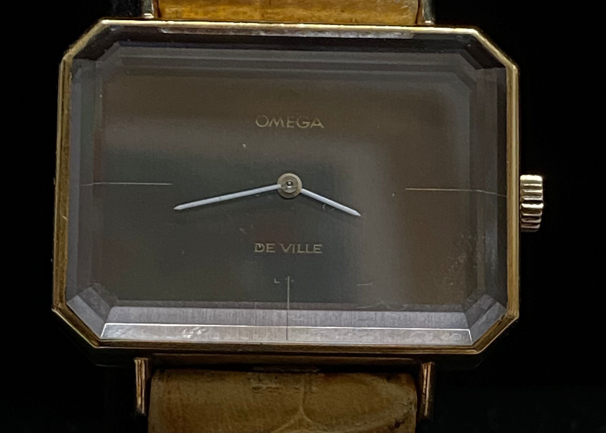 OMEGA De Ville Asymmetrical Rectangular Vintage Watch in 18K Gold