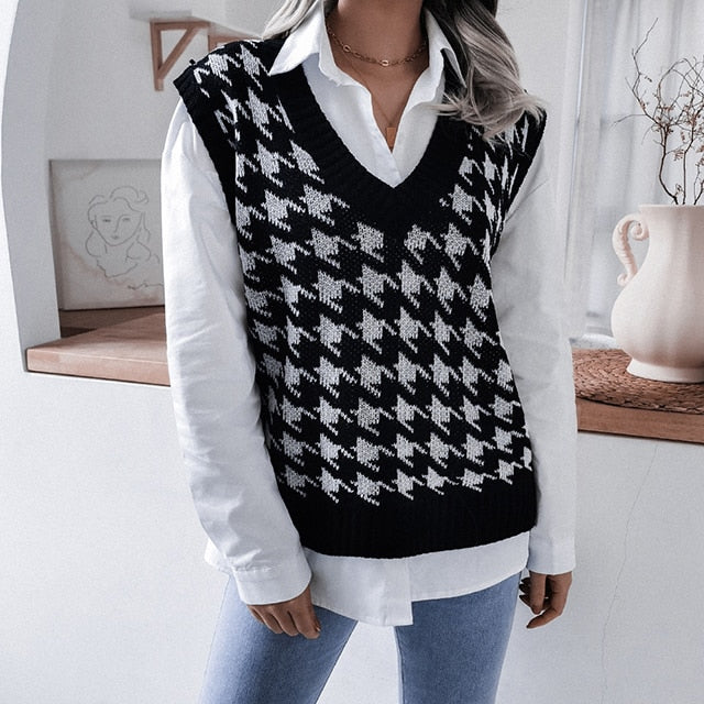 Stylish Women's Houndstooth Knitted Sweater Vest