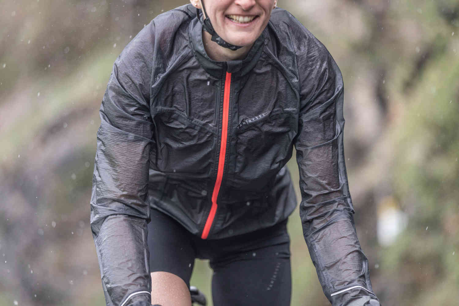 Van Rysel 900 Women's Ultralight Cycling Rain Jacket