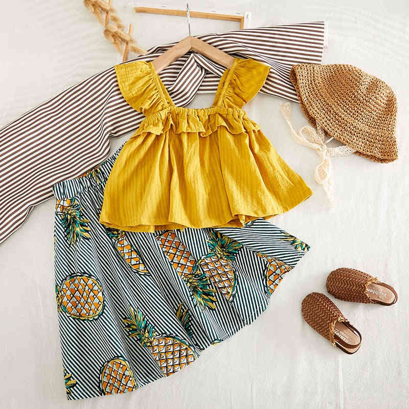 Stylish Summer Girl's Clothing Set with Bubble Sleeve Top and Denim Shorts