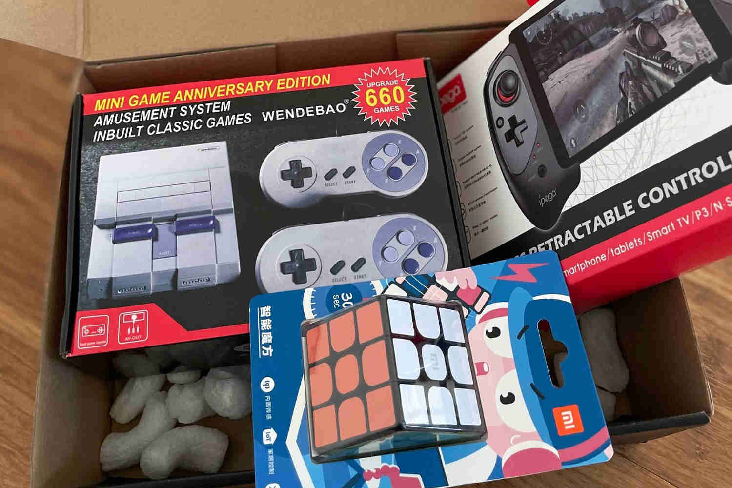 Gadget Club Monthly Tech & Gadget Subscription Box