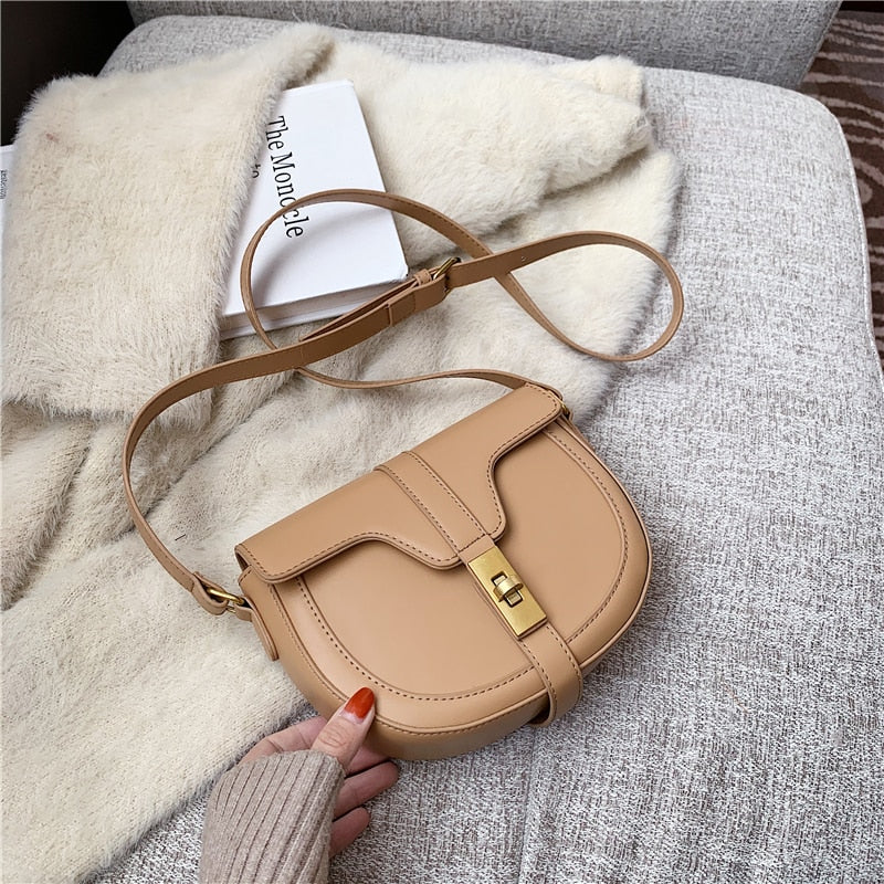 Kukombo Twist Lock Saddle Bag, Women's Fashion Crossbody
