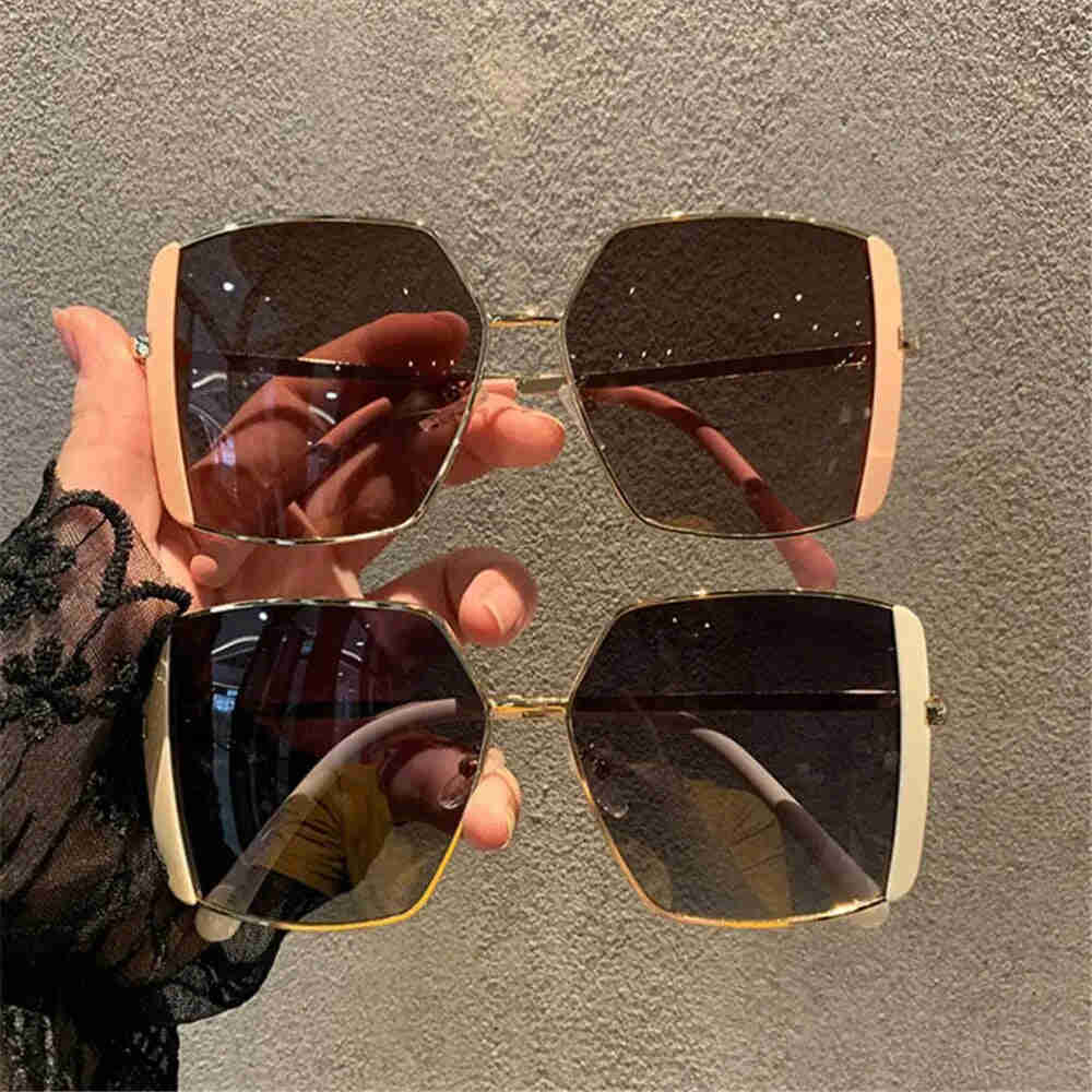 Vintage Chic Oversized Square Sunglasses for Women