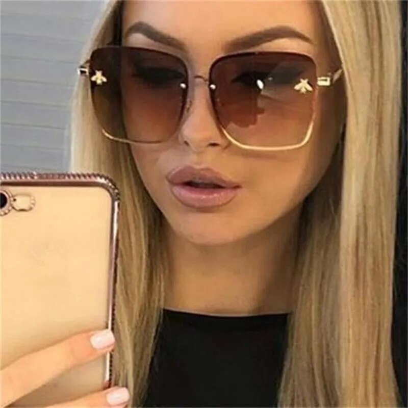 Stylish Designer Unisex Sunglasses for a Luxurious Look