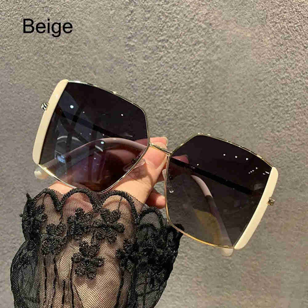 Vintage Chic Oversized Square Sunglasses for Women