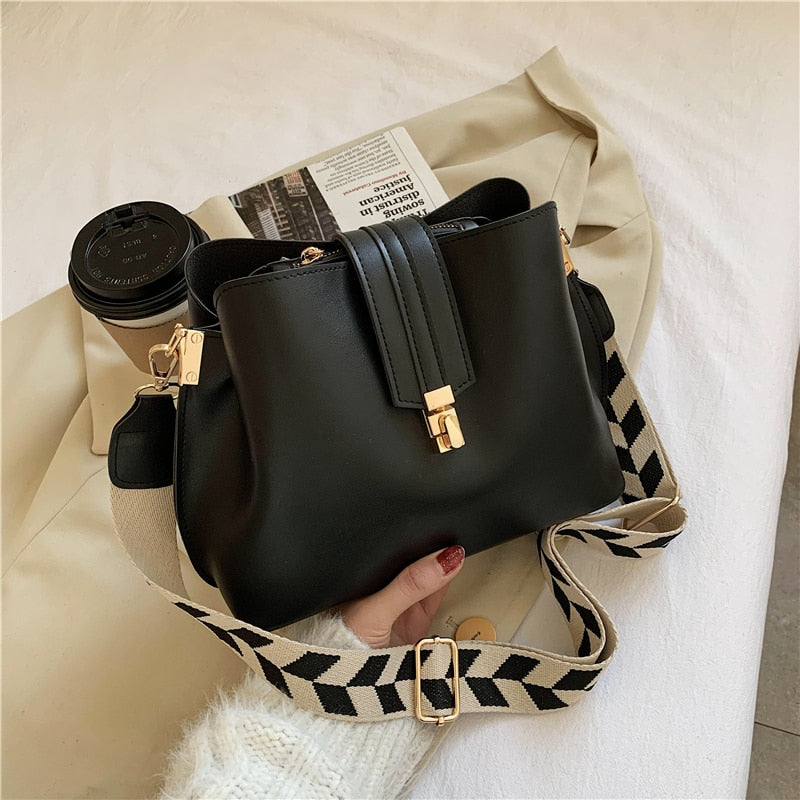 Stylish Vintage Small PU Leather Bucket Bag for Women 2023