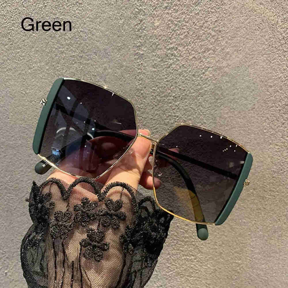 Vintage Chic Oversized Square Sunglasses for Women
