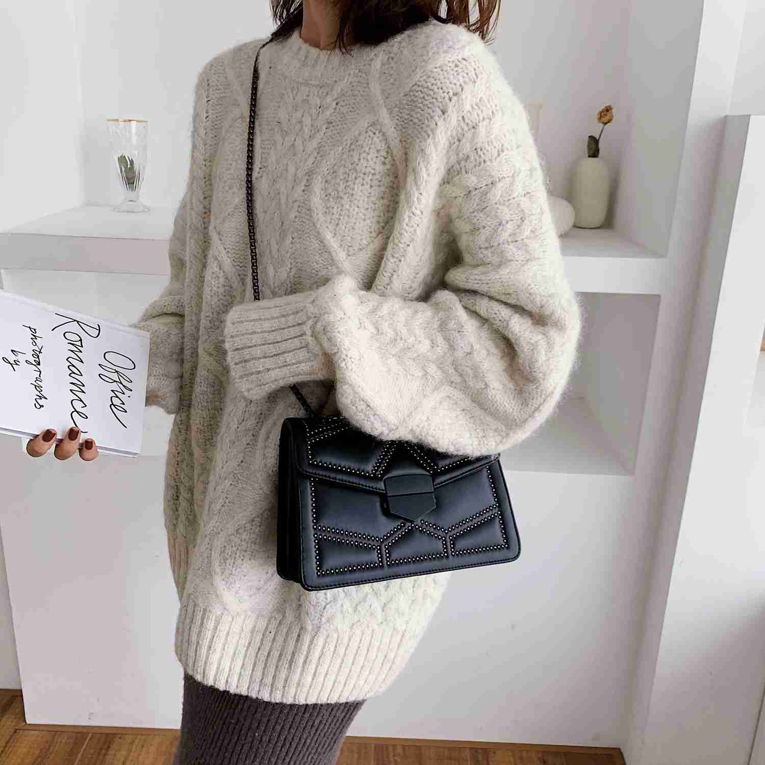 Stylish Women's Studded Rivet Chain Crossbody Bag 2023