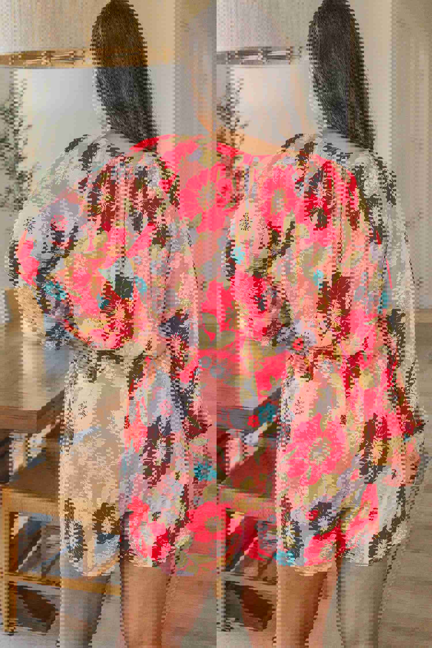 Stylish Floral Romper for a Vibrant Day Out