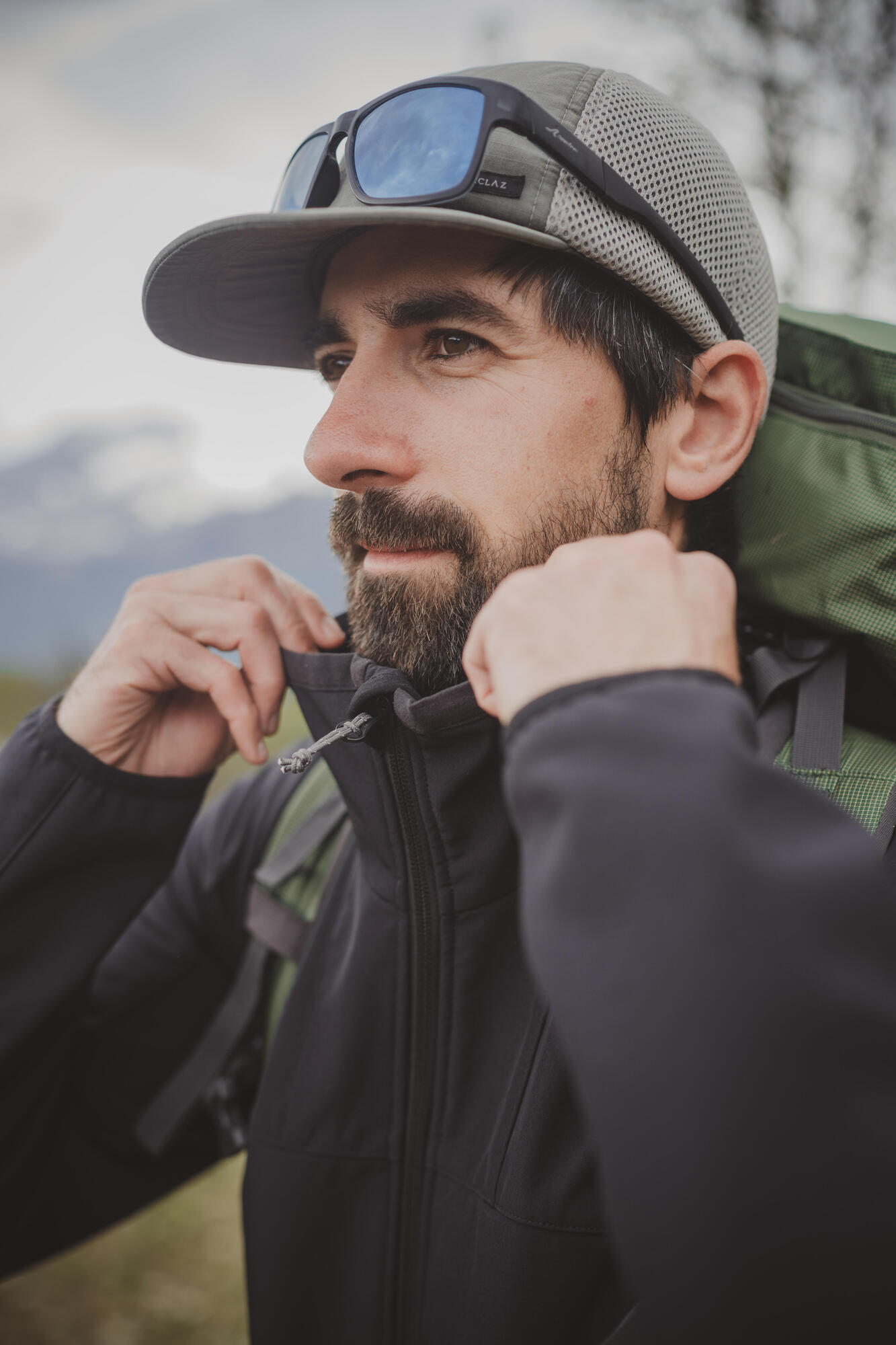 Men's Versatile Windproof Warm Jacket - MT100 WINDWARM