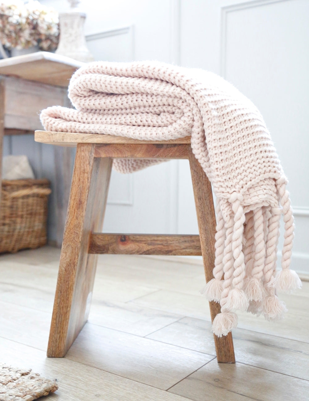Cozy Chunky Knit Throw with Braided Tassels