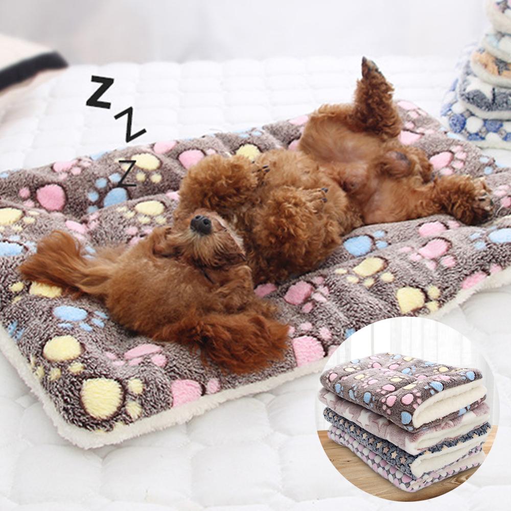 Cozy Pet Fleece Mat for Small Dogs and Cats - Soft & Warm Paw Print Design