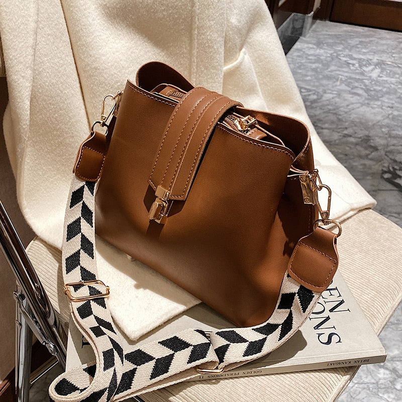 Stylish Vintage Small PU Leather Bucket Bag for Women 2023
