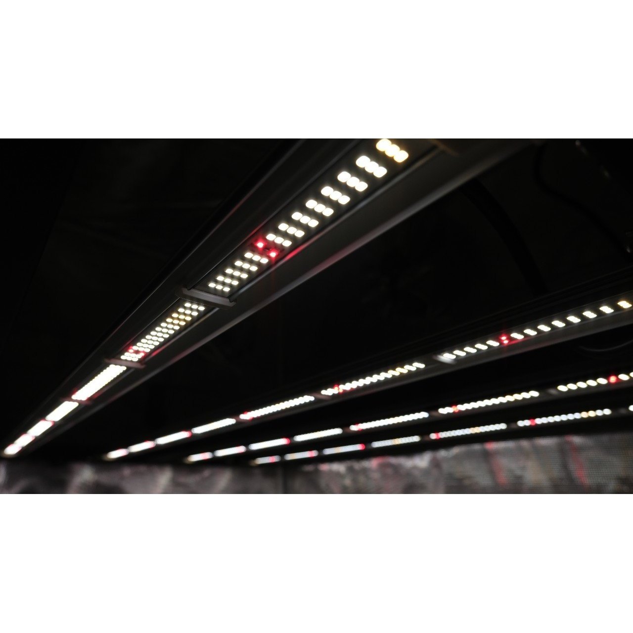 Growers Choice ROI-E680S Enhanced LED Grow Light